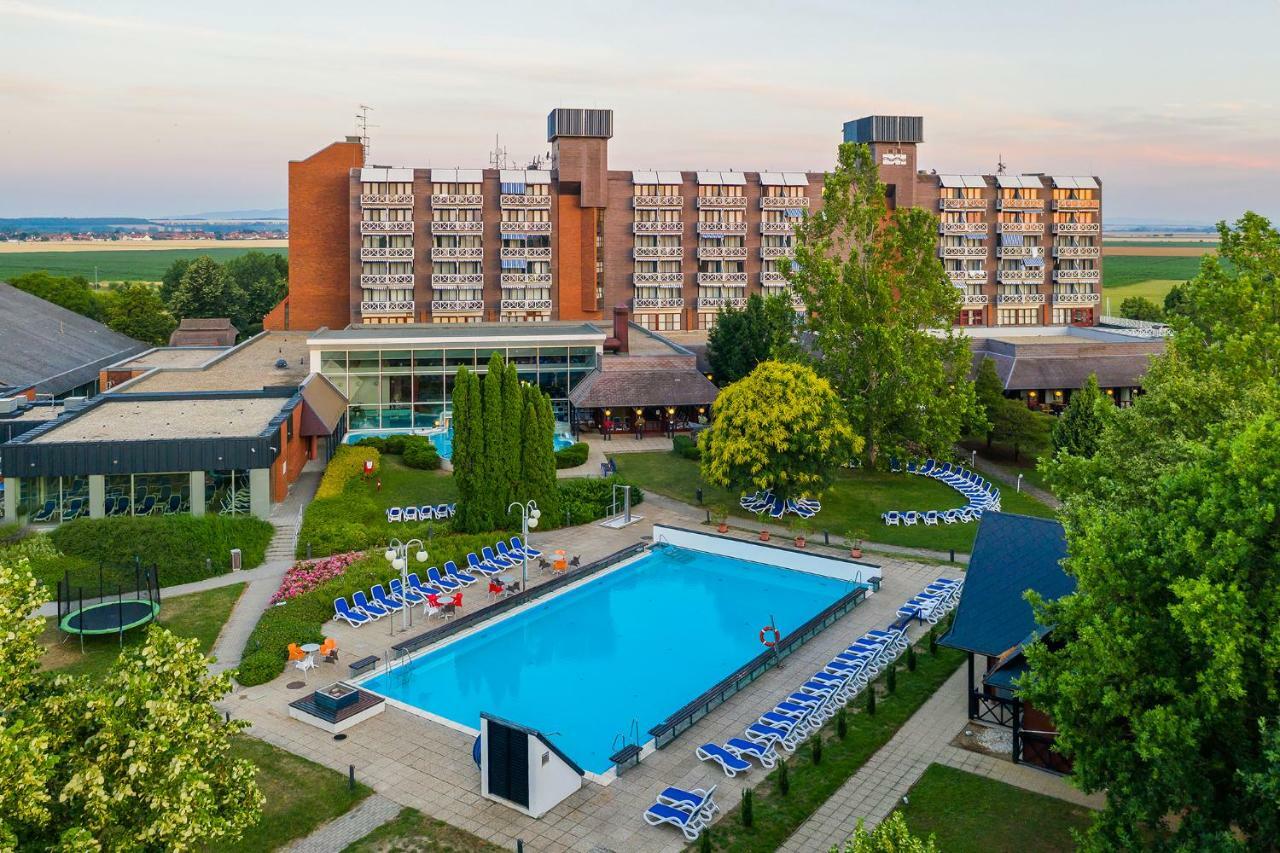 Danubius Hotel Bük Exterior foto